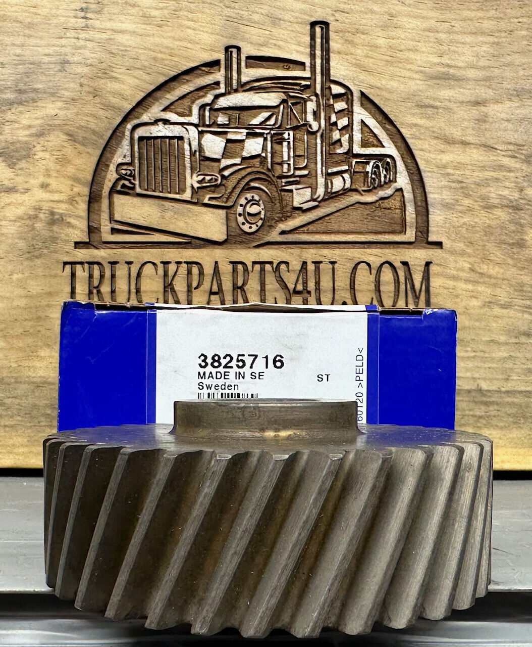 3825716 Volvo Penta sea water pump gear – new genuine NOS